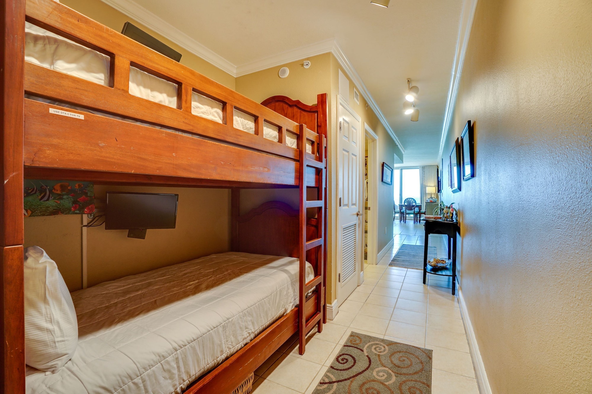1 BEDROOM, CONDO, SEA VIEW