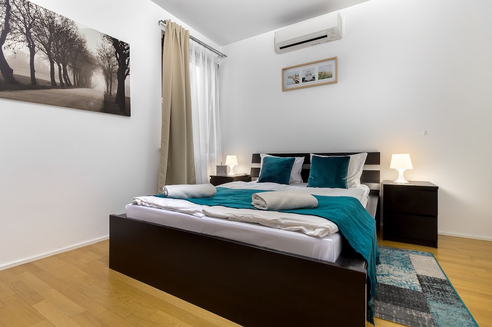 Quality Point Apartment 24/44