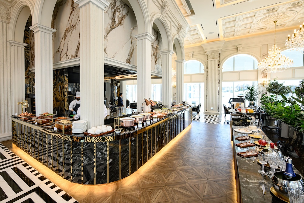 The Siena Resort 7/50