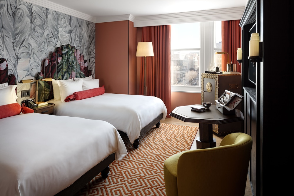 CLASSIC, 2 DOUBLE BEDS