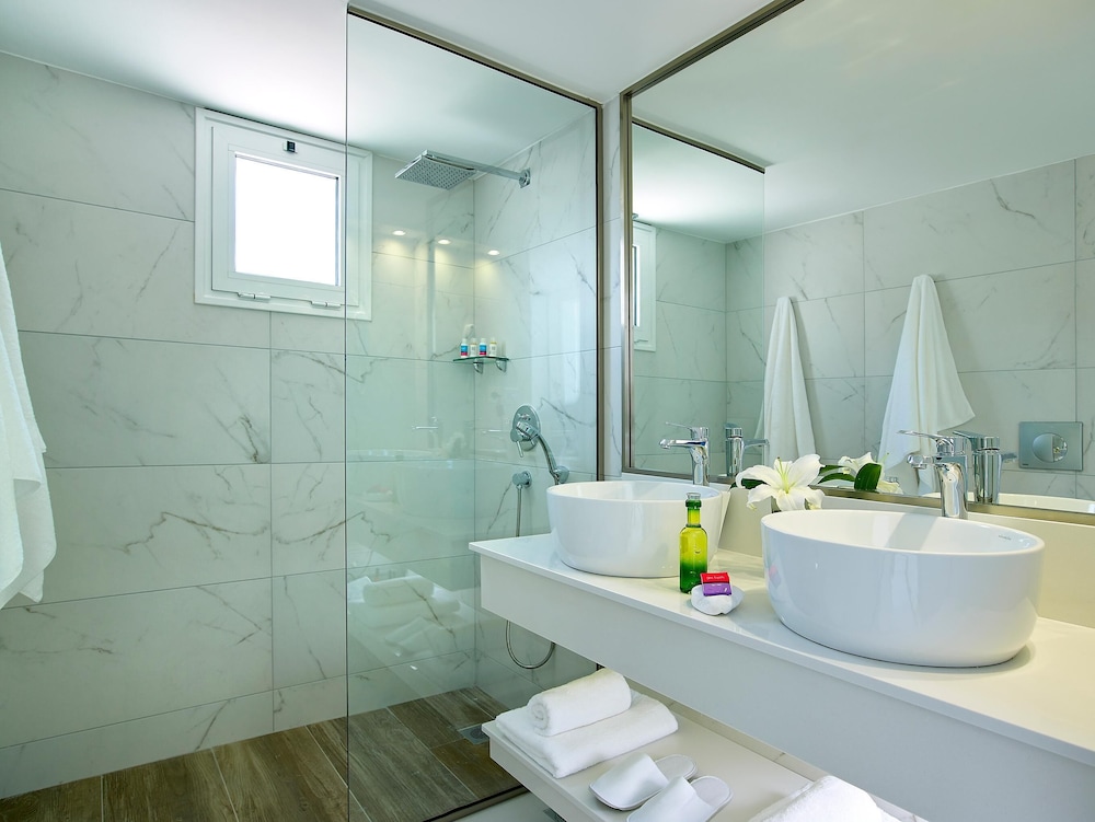 Dimitra Beach Hotel and Suites 75/76