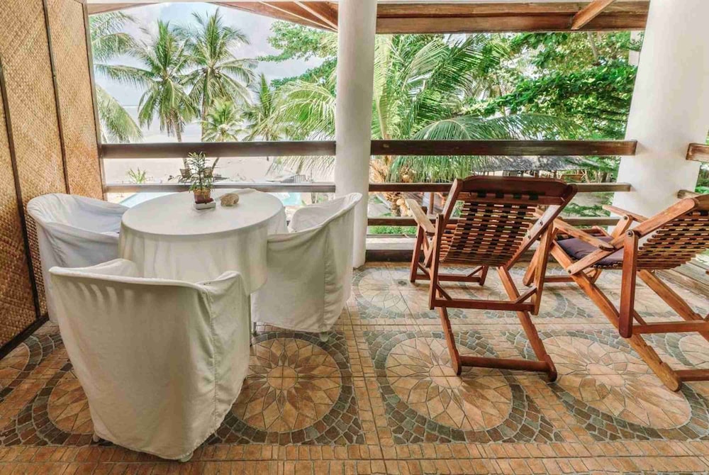 Romantic Beach Villas 37/50