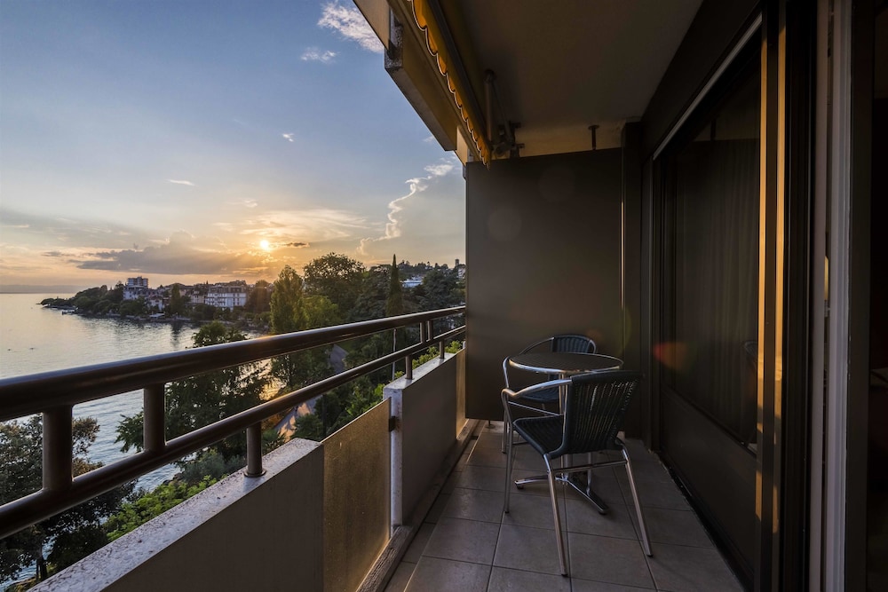 Royal Plaza Montreux Hotel 37/77
