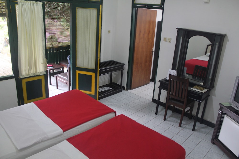 DELUXE, COTTAGE