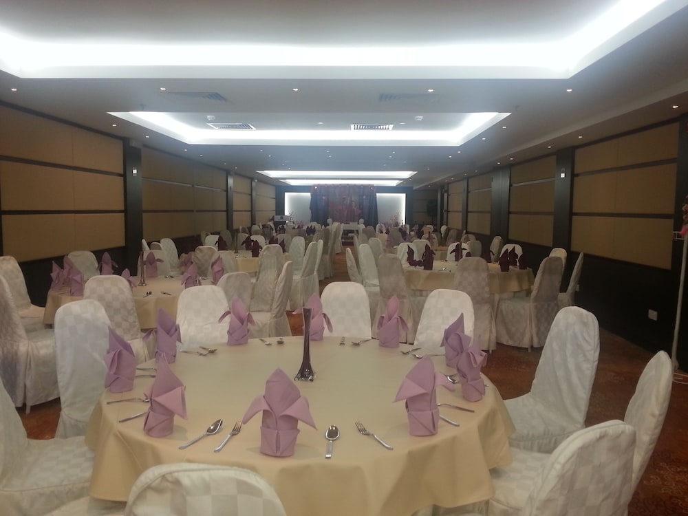 Kinabalu Daya Hotel 67/72