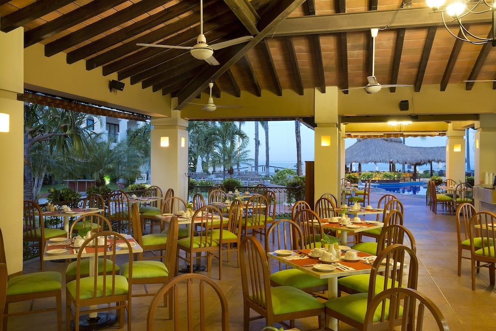 Plaza Pelicanos Grand Beach Resorts 50/65