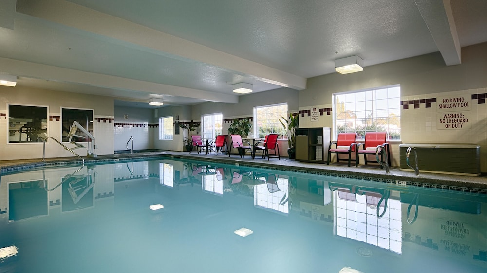 Best Western Plus Park Place Inn & Suites 34/76
