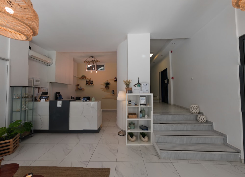 Tins Hotel City 2/50