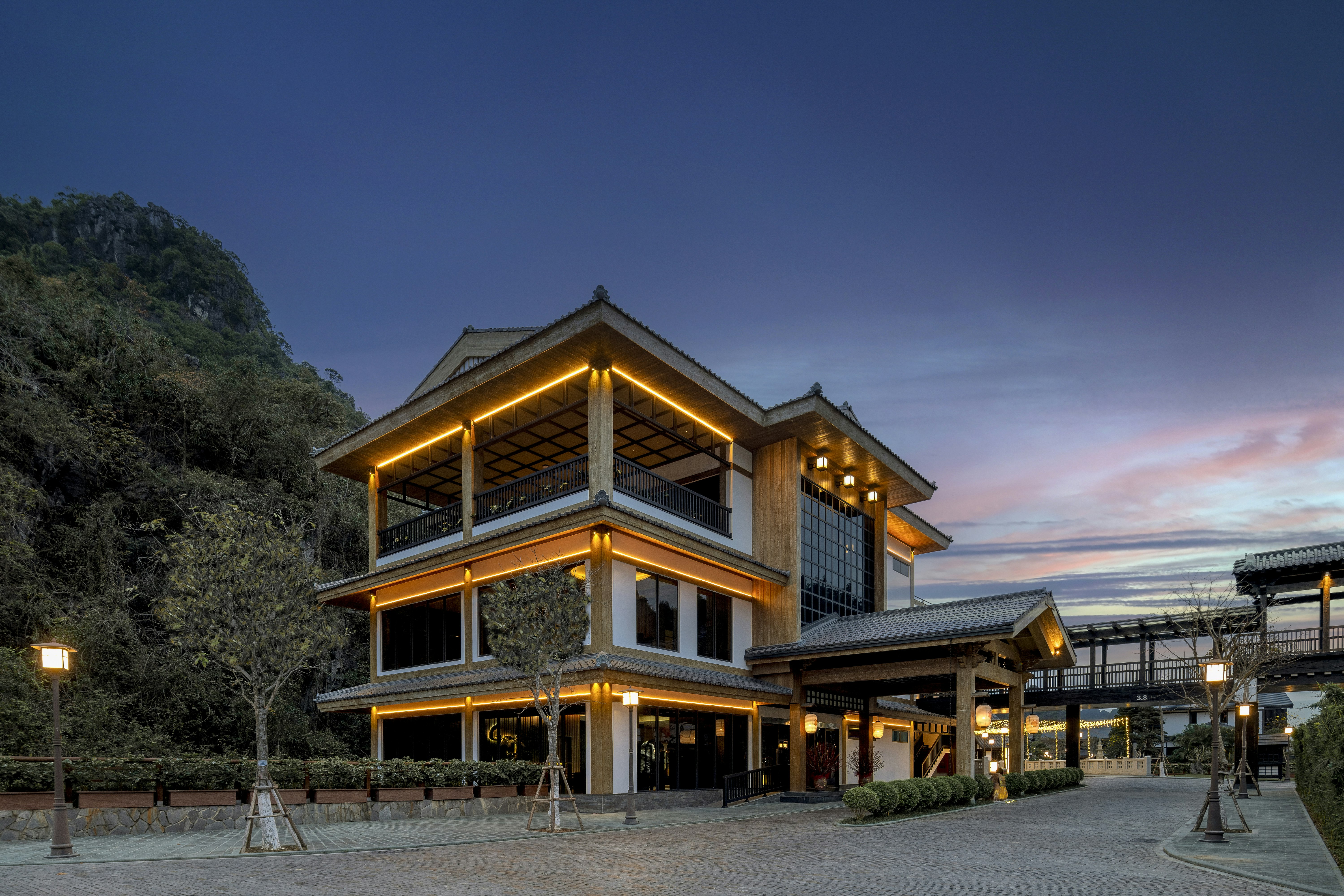 Hilton Quang Hanh Onsen Resort 2/74