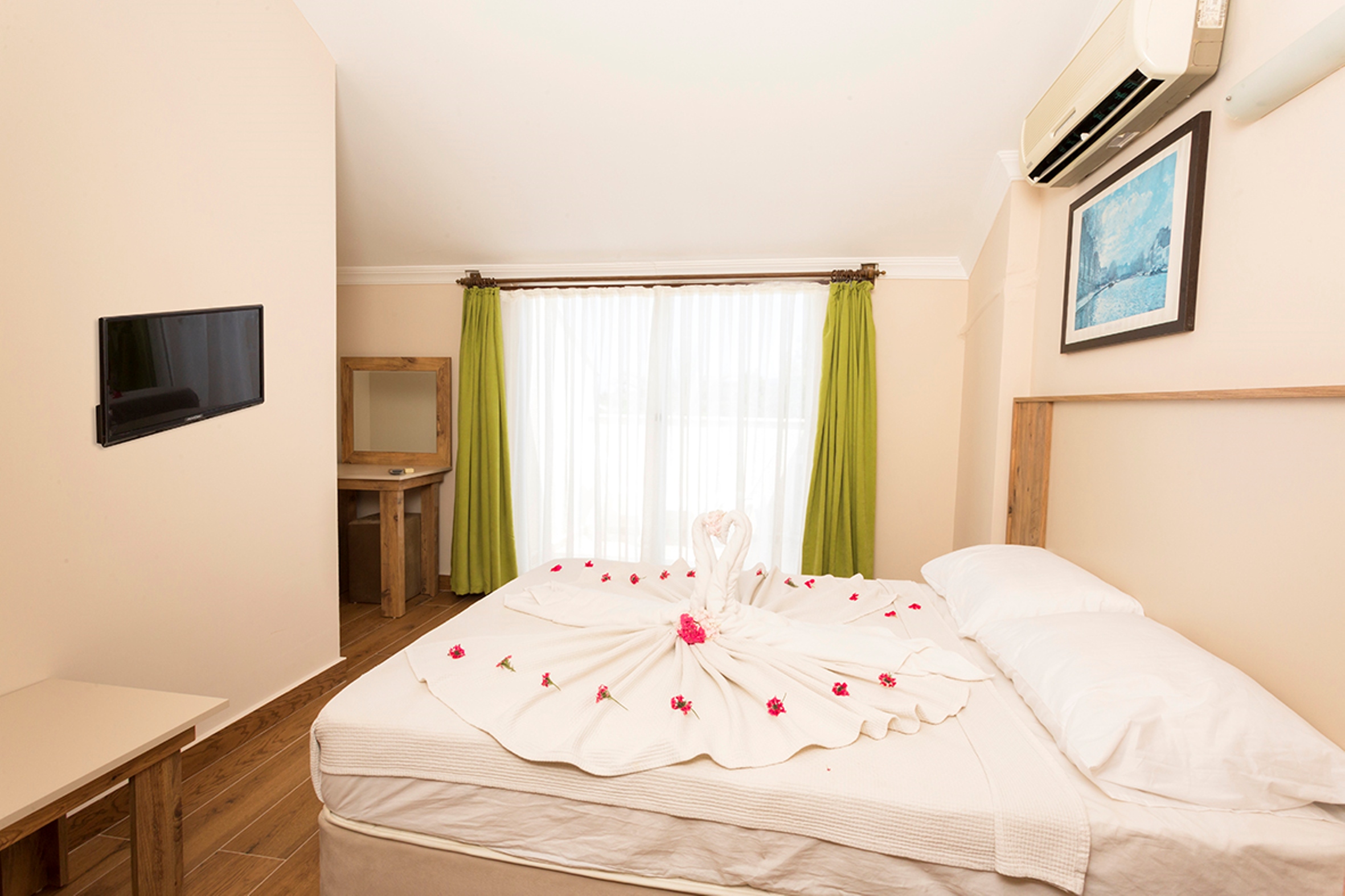 SNG STANDARD ROOM