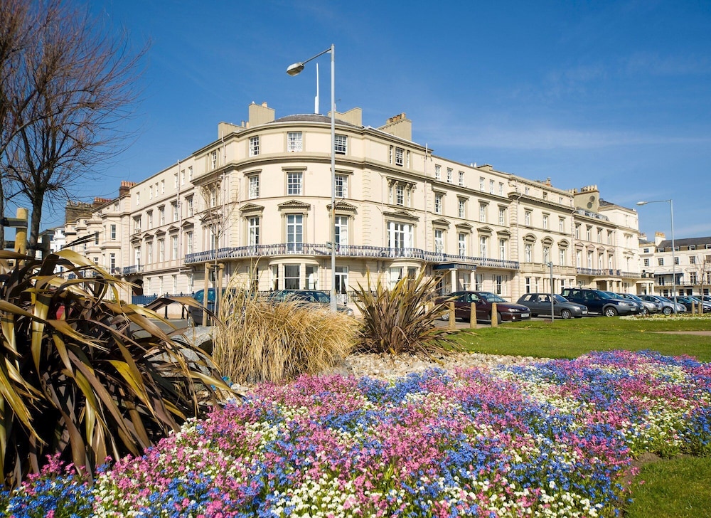 Carlton Hotel 59/68