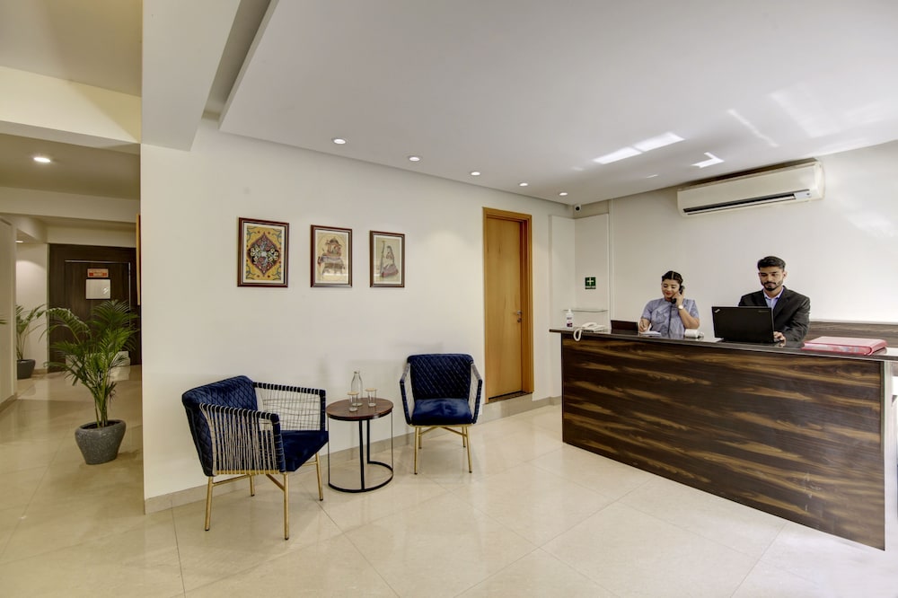 Saltstayz Corporate Suites – Golf Course Road 9/50