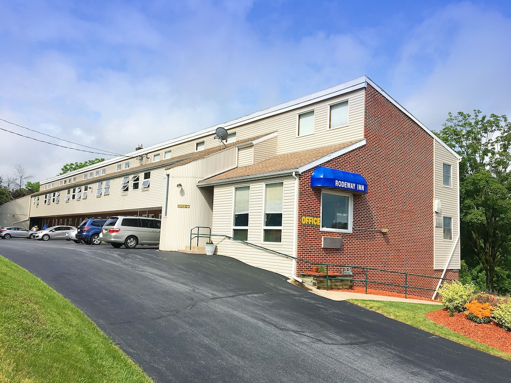 Rodeway Inn State College 3/40