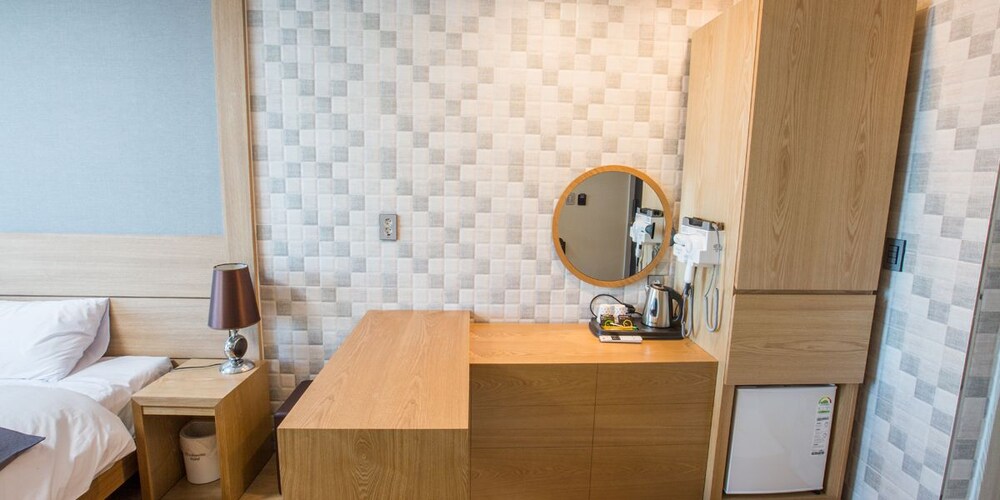 Paulownia Hostel & Guest House 49/50