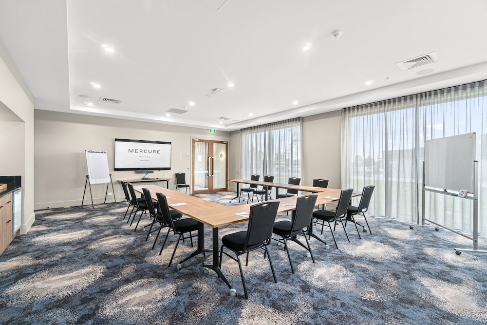 Mercure Pakenham 22/38