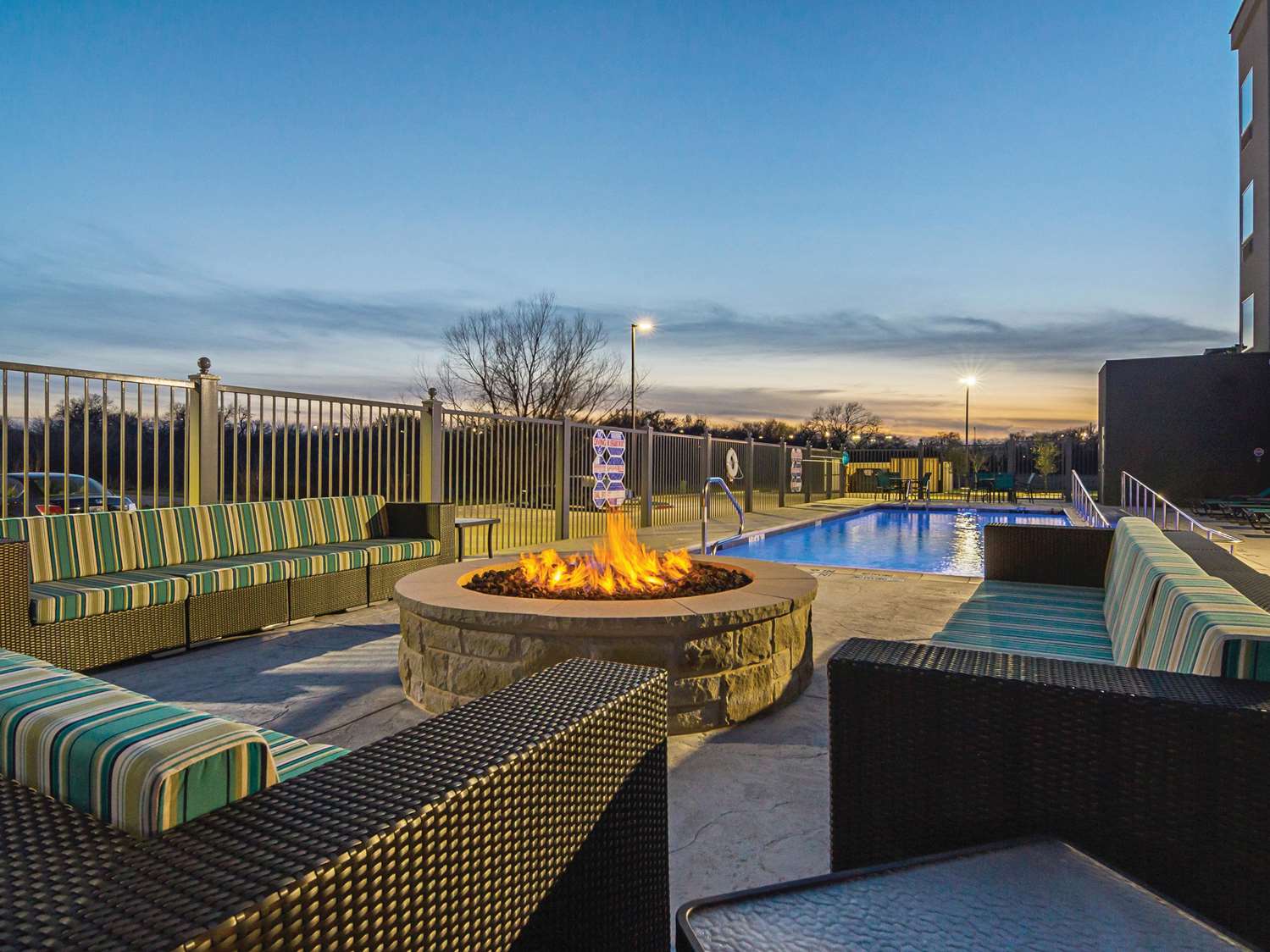 La Quinta Inn Suites By Wyndham Dallas Wylie 37/44