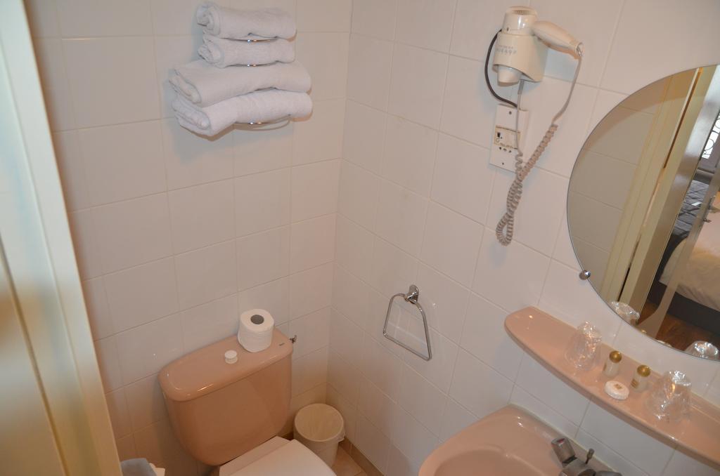 AMADEUS HOTEL 40/40