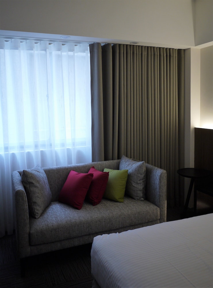 Emperor Hotel 37/50