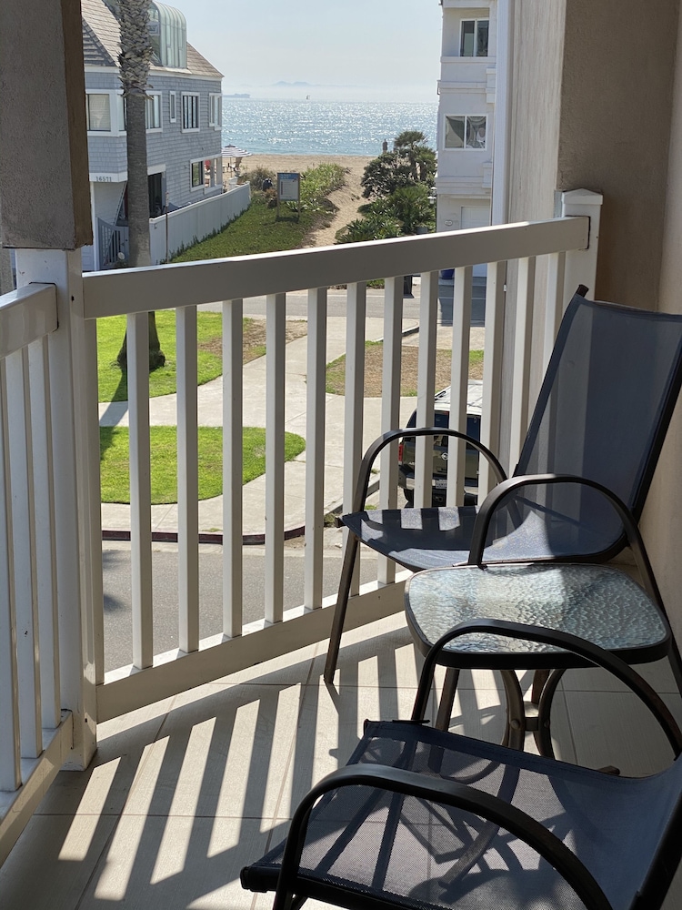 Ocean Surf Inn & Suites 4/73