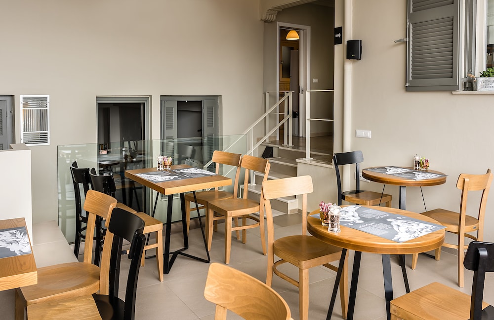 Leto Nuevo Hotel 68/78
