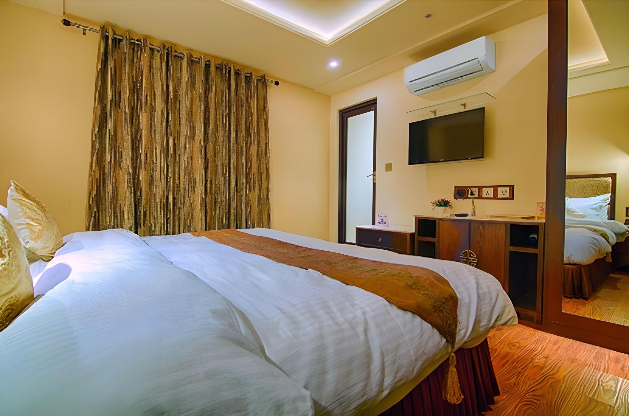 Heaven, Deluxe, Double Bed، Divinity By Audra Hotels 2/2