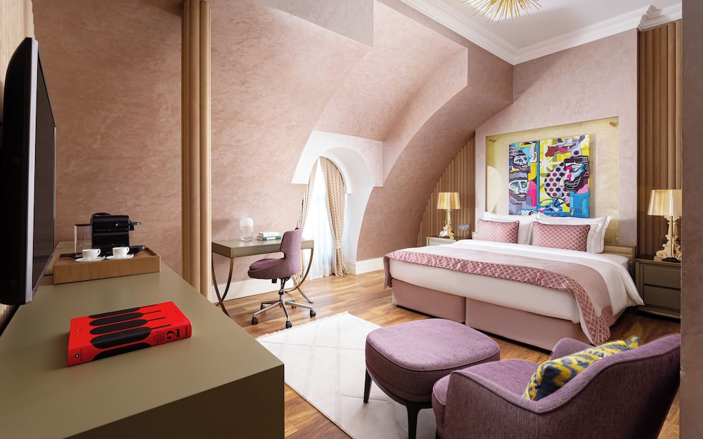 Gallery King Room