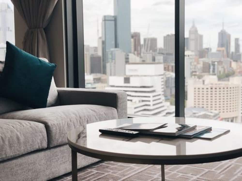 PAN PACIFIC MELBOURNE 57/73
