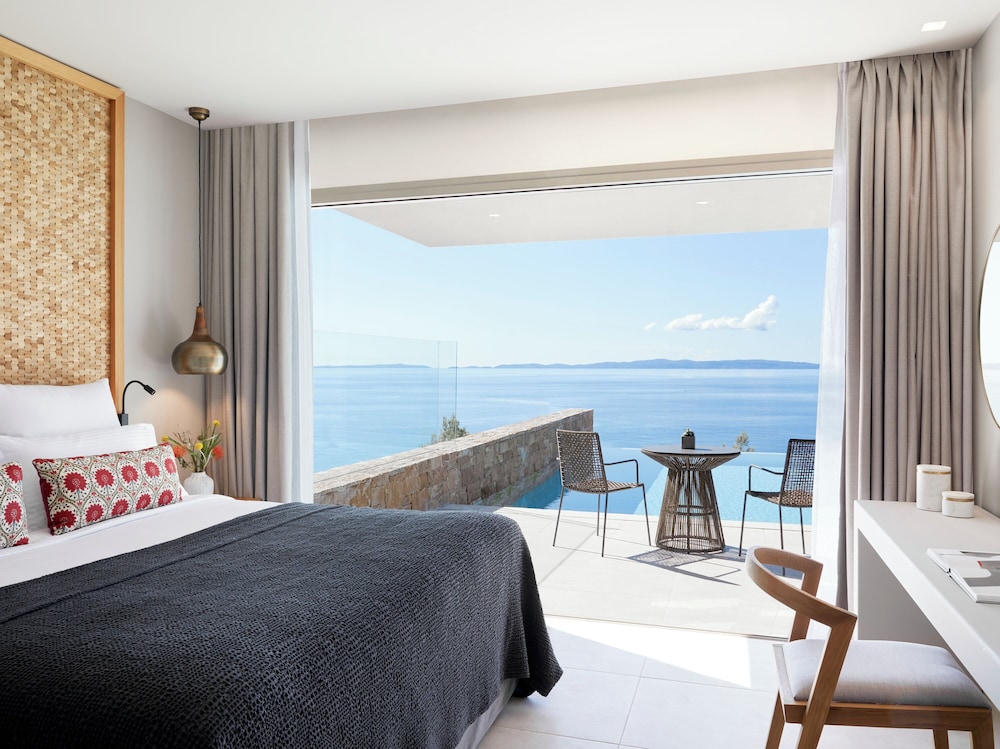 1 BEDROOM, SUITE, SEA VIEW, PRIVATE POOL