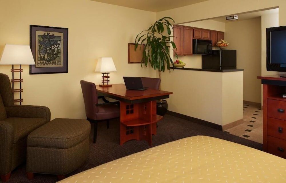 Larkspur Landing Sacramento - An All-Suite Hotel 41/60