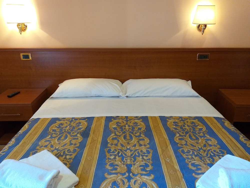 Aristotele Hotel 24/50