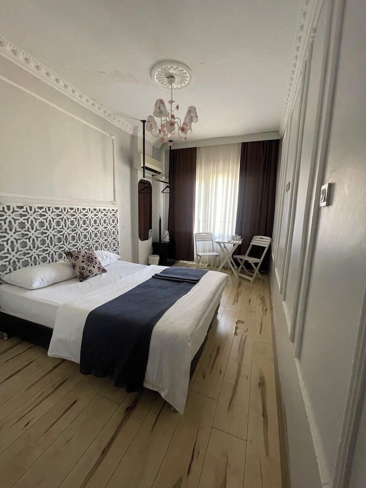 Aysa Hotel 30/58