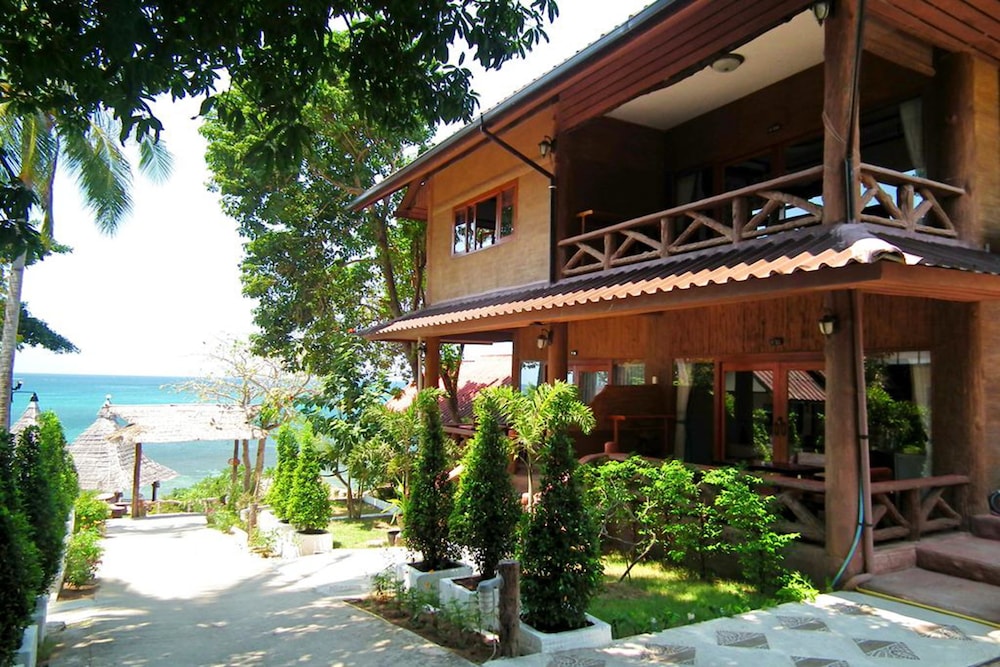 DD Hut Koh Tao 3/50