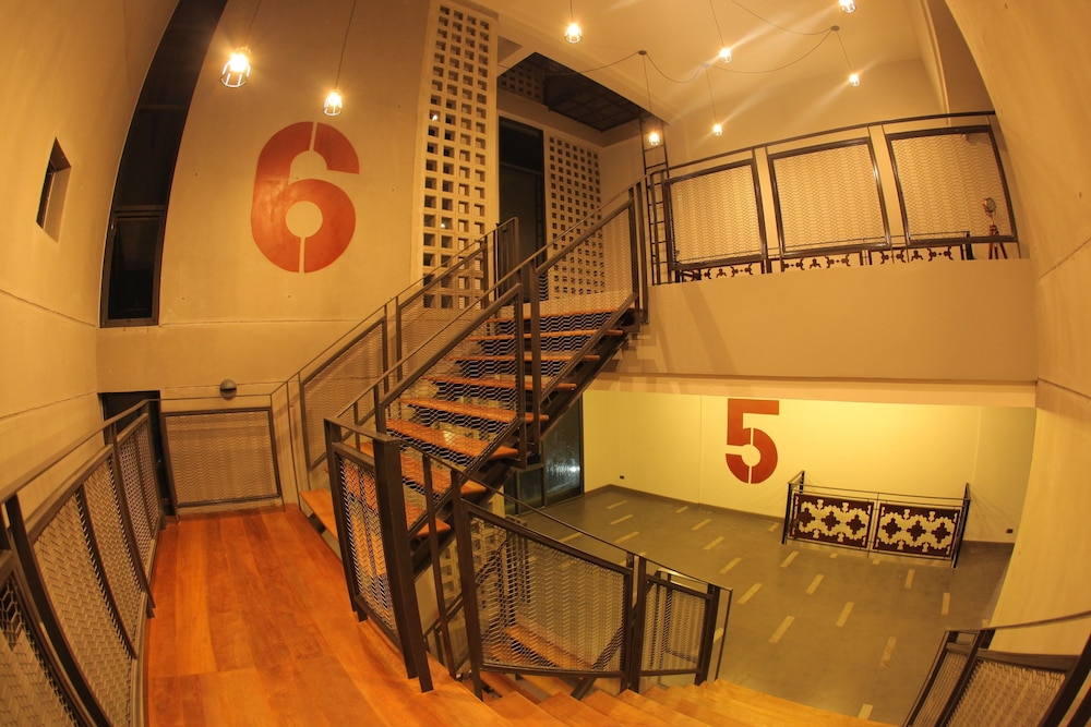 Space 59 Hotel 41/46