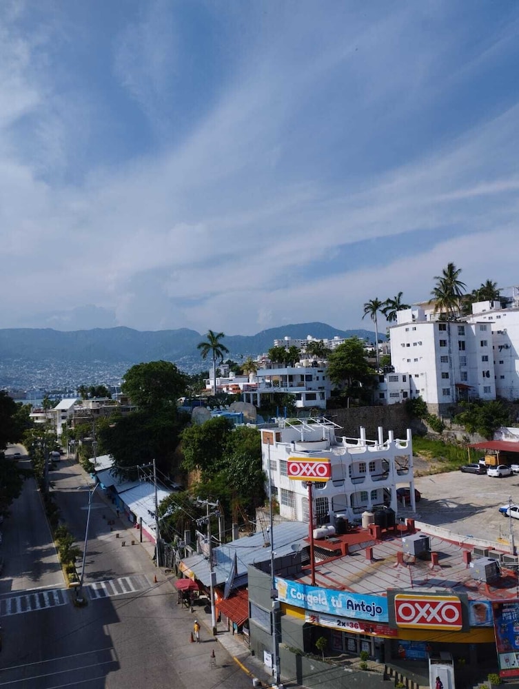 Acamar Beach Resort Acapulco 56/65