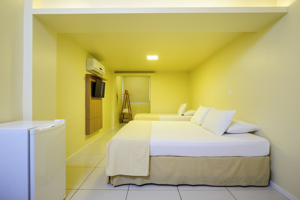 SUPERIOR, TRIPLE, TWIN BEDS