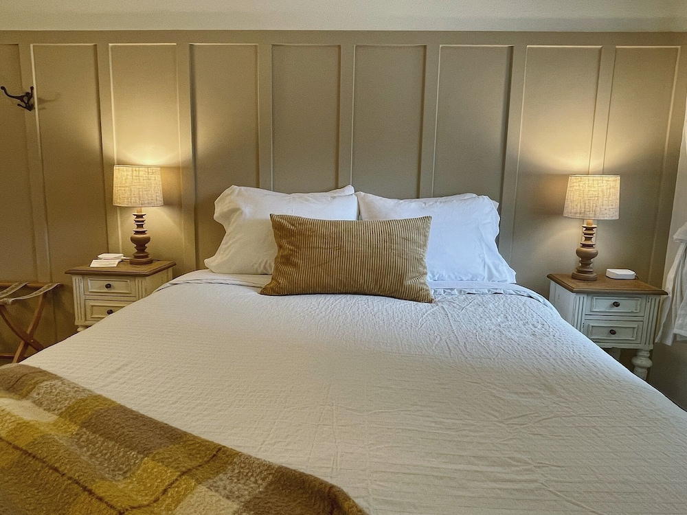 Emerald Valley Inn 32/74