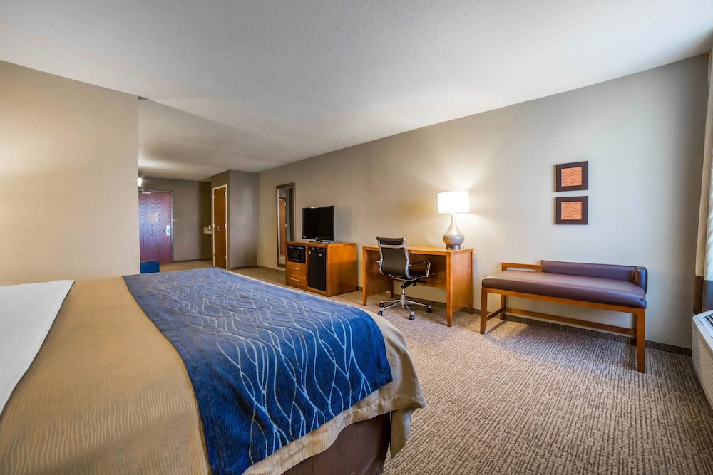 Comfort Inn & Suites Cheyenne, WY 9/41