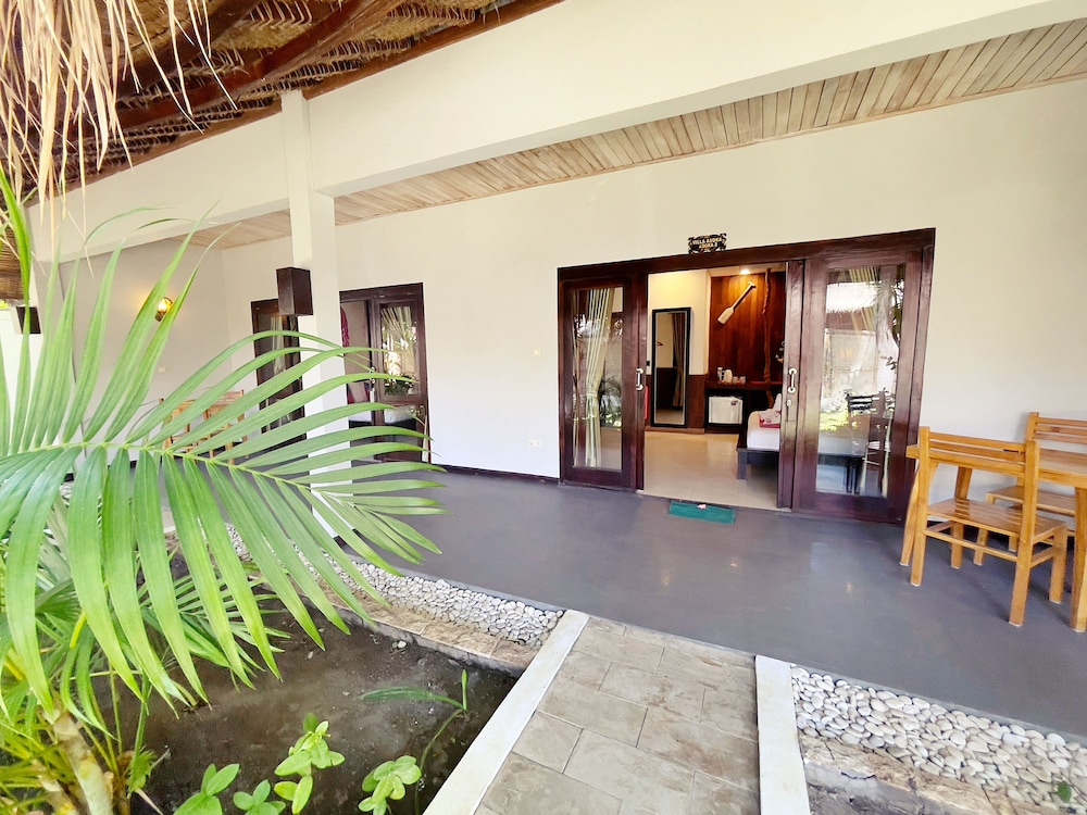 Samba Villas 12/83