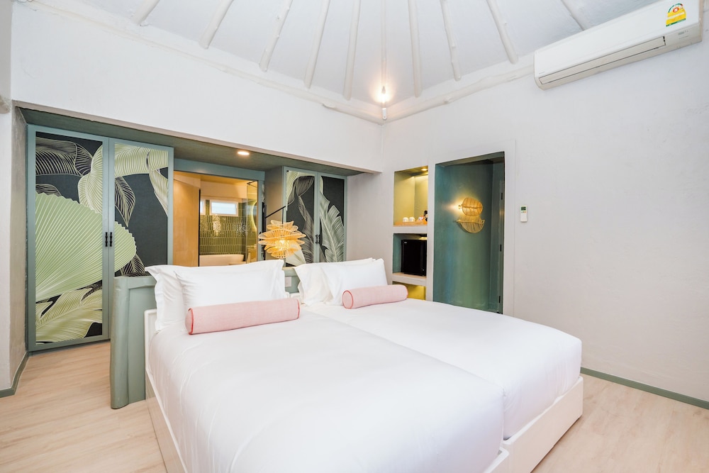 Supatra Hua Hin Resort 24/50