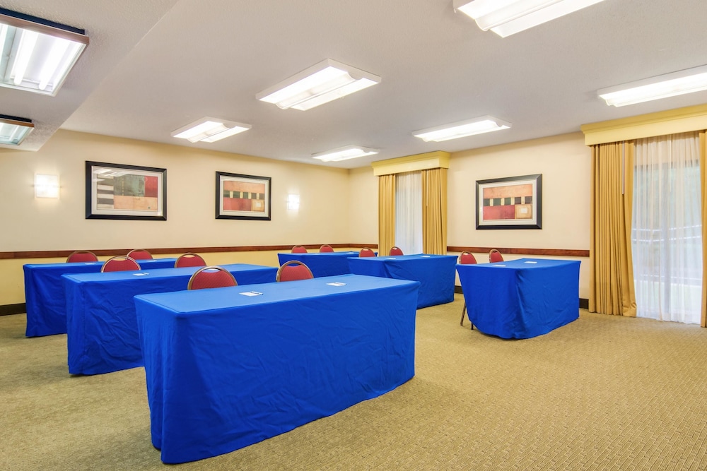 Comfort Inn Roswell-Dunwoody 42/44