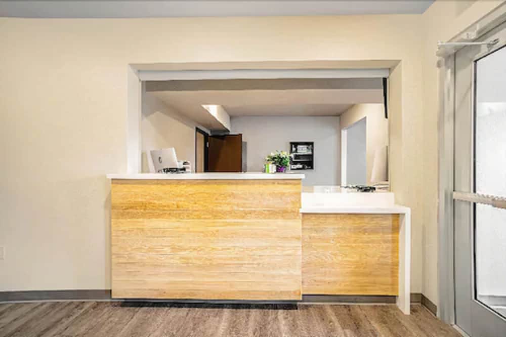 WoodSpring Suites Tamarac 5/50