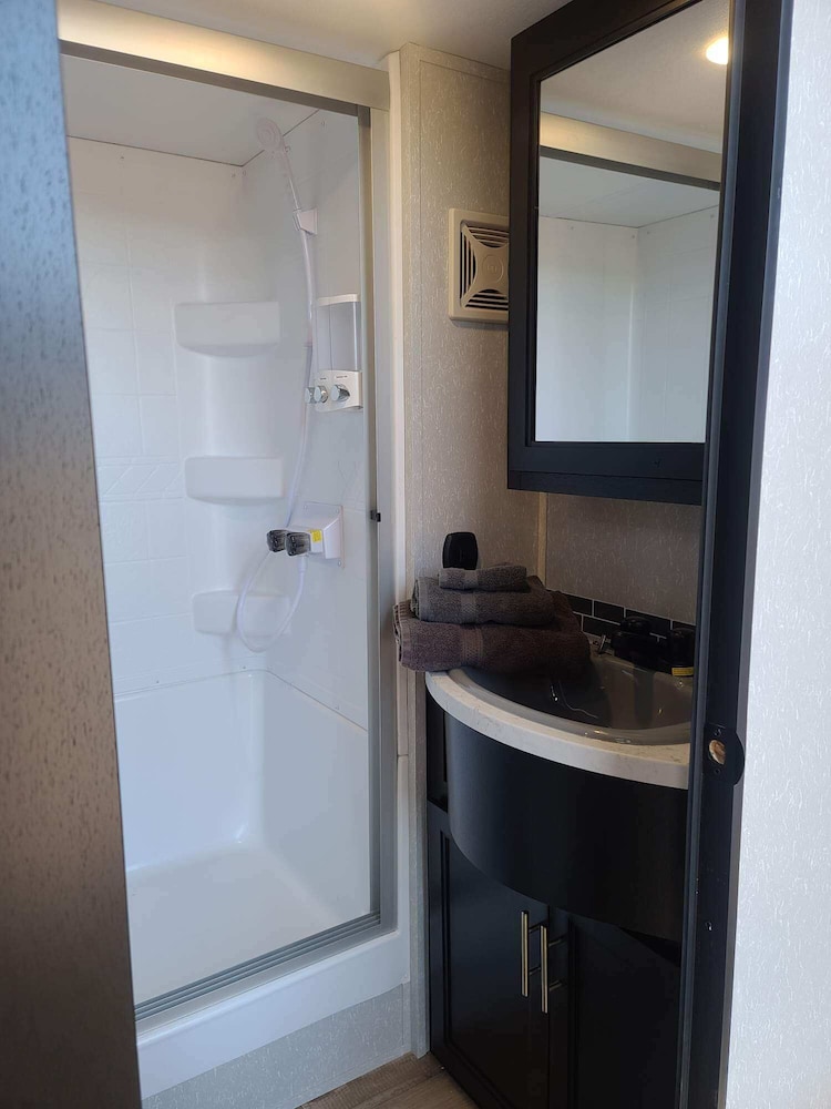 Grand Canyon RV Glamping 20/81