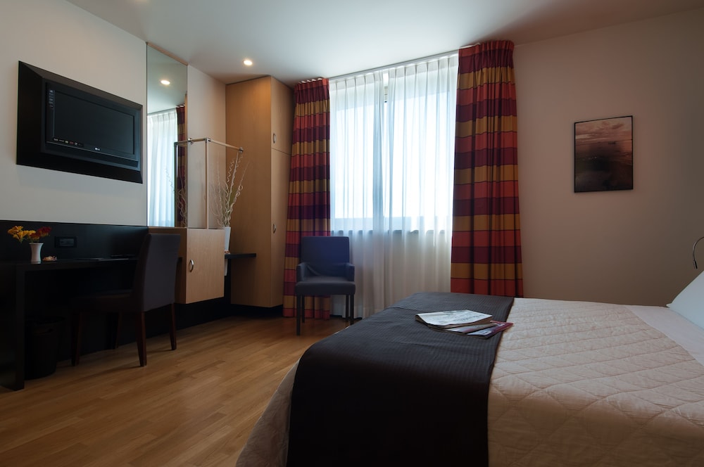 Sanlu Hotel 12/53