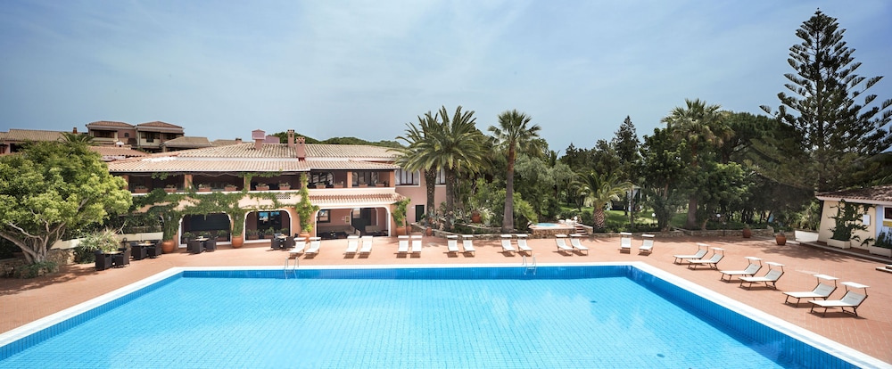 CALA GINEPRO RESORT AND SPA 46/50