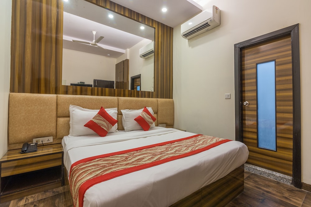 RUPAM HOTEL 32/72