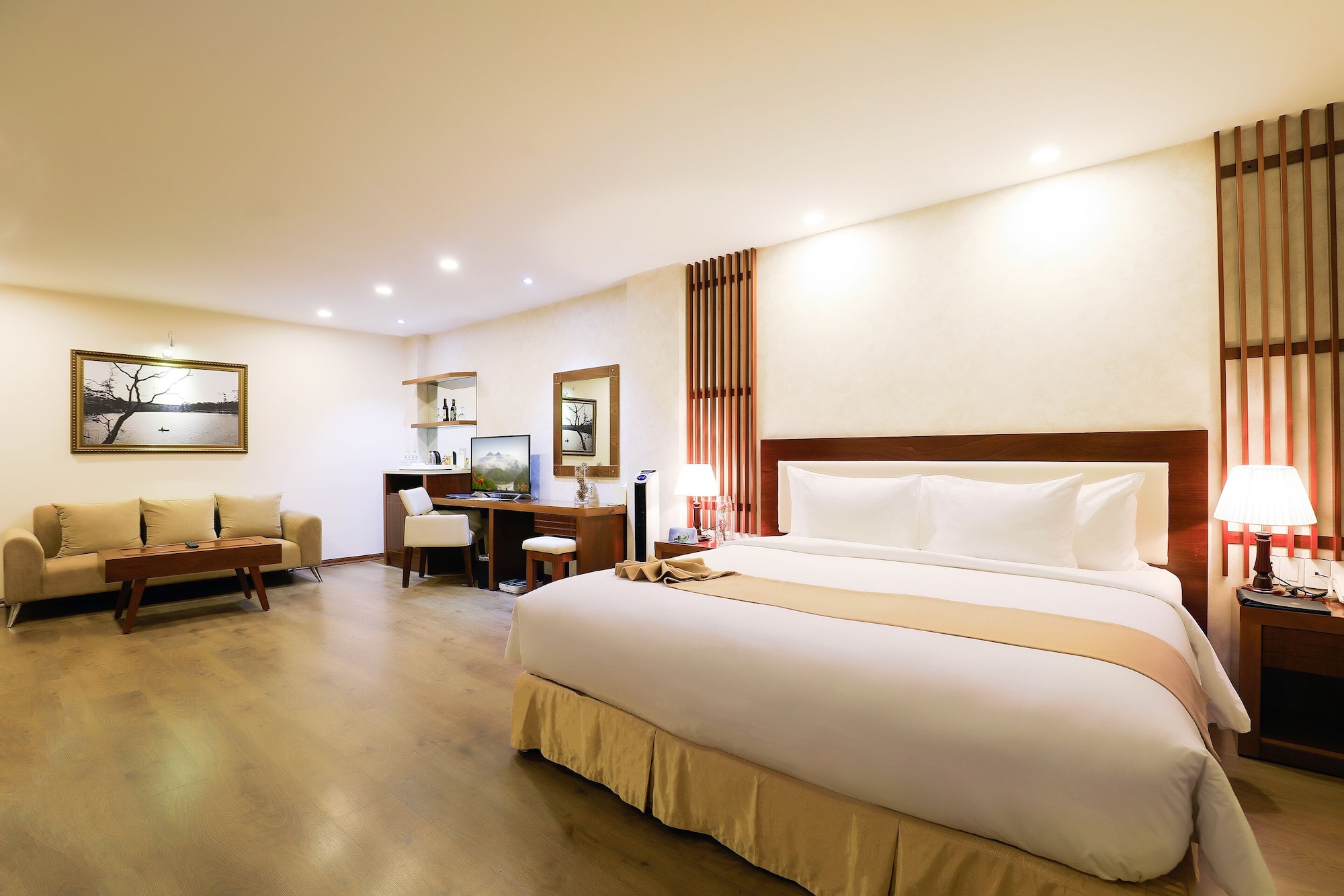 CITY, JUNIOR SUITE, DOUBLE BED