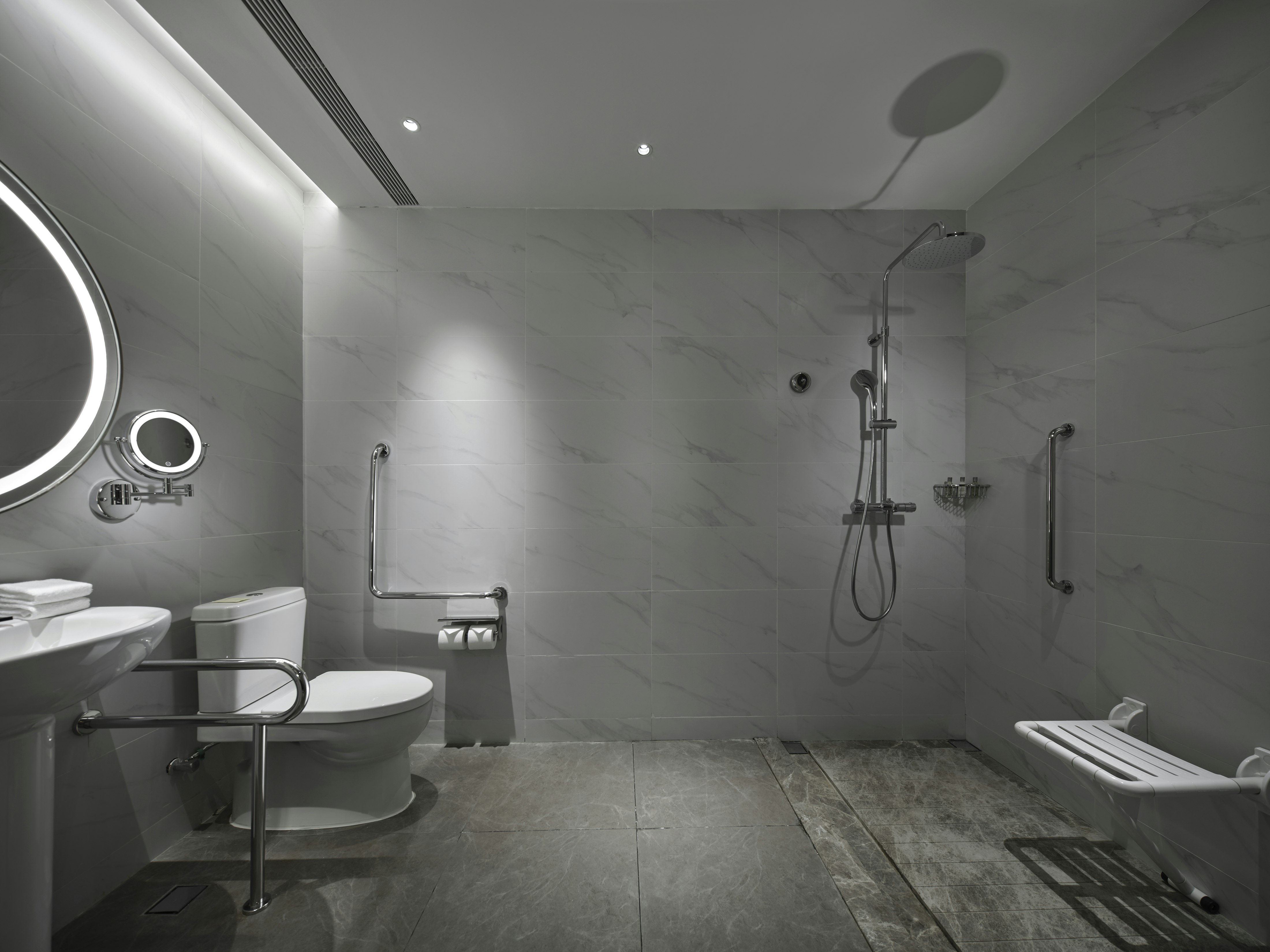 غرفة بسرير كينج لذوي الإعاقة، Hollick Hotel Wen'an, Tapestry Collection by Hilton 3/3