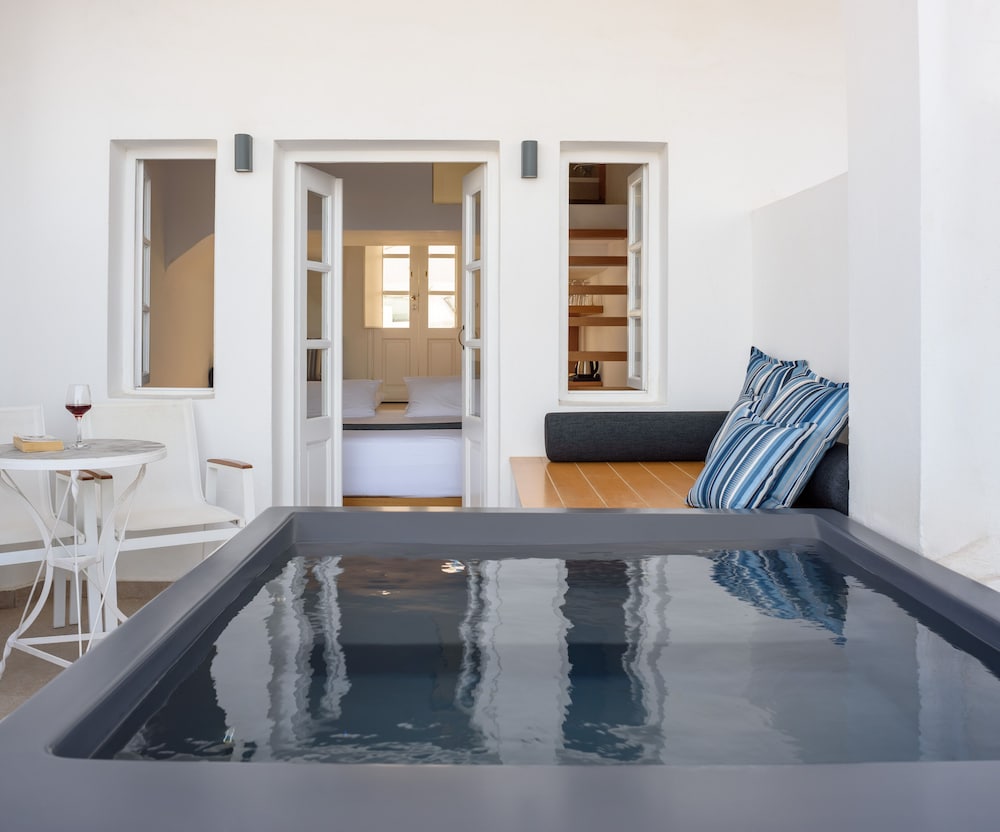 Muses Cycladic Suites 57/80