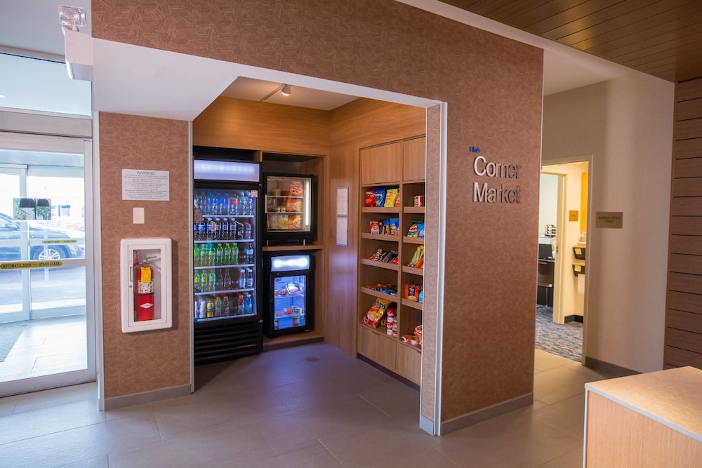 Fairfield Inn & Suites By Marriott Alexandria 23/28