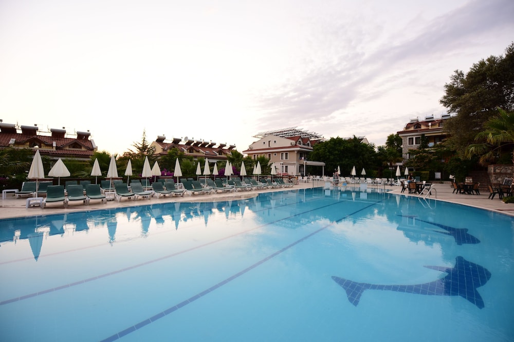 Perdikia Hill Family Resort Villas 40/68